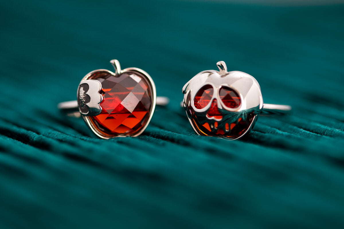 PANDORA Disney factory Snow White's Red Apple Charms