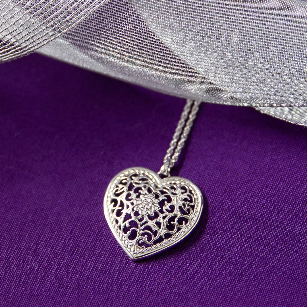 RockLove Jewelry XV Victorian Heart Necklace